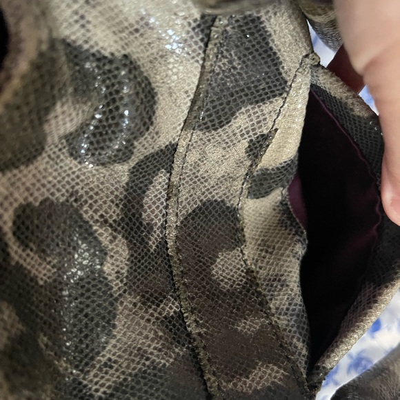 B. Makowsky snake print should style purse - Picture 16 of 16
